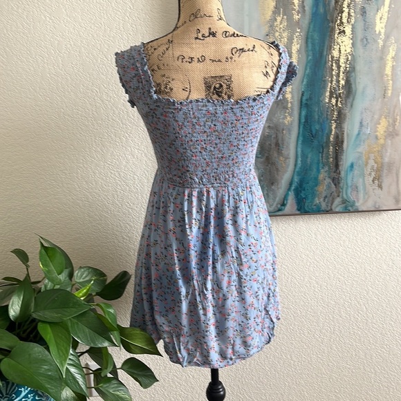 Sky and Sparrow dress
Excellent Condition - Picture 7 of 9